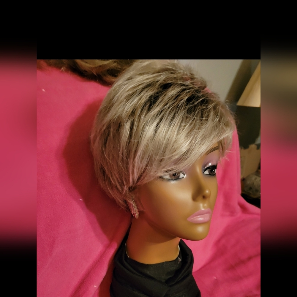 Paula Young Wig A1328 In The Color Alluring Ash